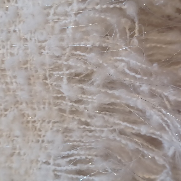 Steve Madden "Cat Nap" Oversized Blanket Scarf - Picture 8 of 8